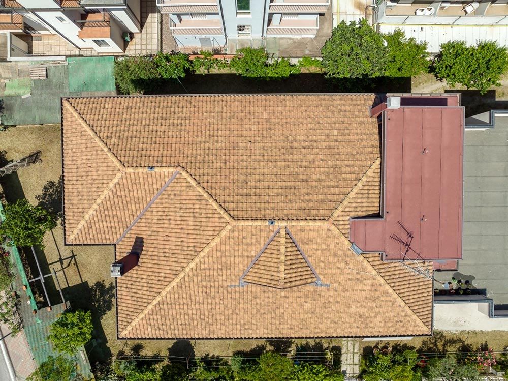 Tetto a padiglione in coppi visto dall’alto